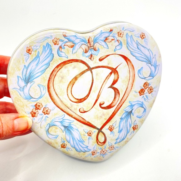 BRIGHTON Heart Large Jewelry Covered Tin - Picture 2 of 9